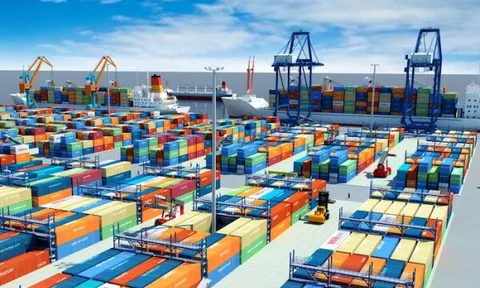 Thách thức ngành cảng biển năm 2024: Công suất dư thừa, bất ổn lãi suất