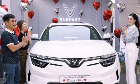 VinFast triển khai “Mãnh liệt vì tương lai Xanh” hỗ trợ chuyển đổi sang xe điện, chốt lịch ra mắt xe máy đổi pin