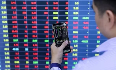 Cổ phiếu ngân hàng gánh thị trường, VN-Index tăng gần 3 điểm