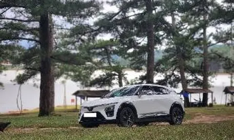 Chủ xe Gen Z chọn VinFast VF 7: Cảm giác lái và dịch vụ hậu mãi là yếu tố tiên quyết