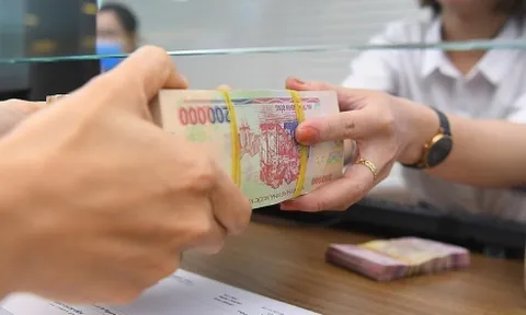 Dự báo lãi suất tăng, có nên gửi tiền tiết kiệm trong năm 2023?