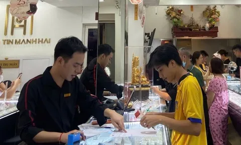 Giá vàng hôm nay 16/1: Giữ vững ở mức gần 163 triệu/lượng