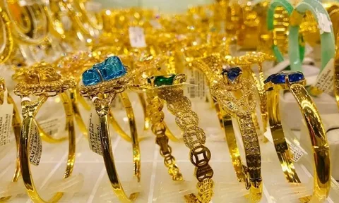 Giá vàng tiếp tục diễn biến khó lường