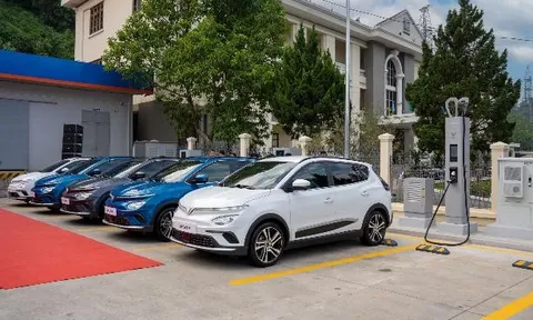 Trạm sạc nhượng quyền – Cách kinh doanh “đi tắt đón đầu” thời xe điện bùng nổ