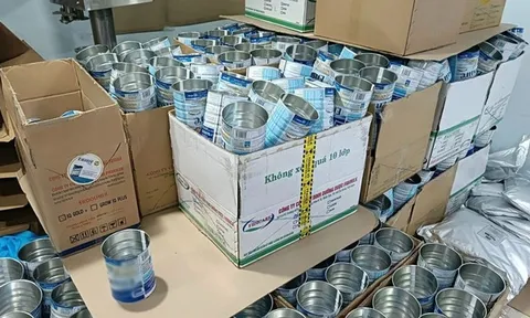 Phát hiện xưởng sản xuất sữa giả cho trẻ em quy mô lớn