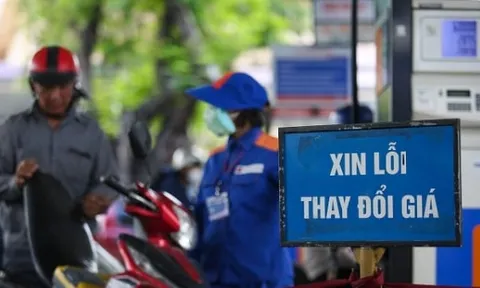 Giá xăng tăng gần 1.000 đồng/lít