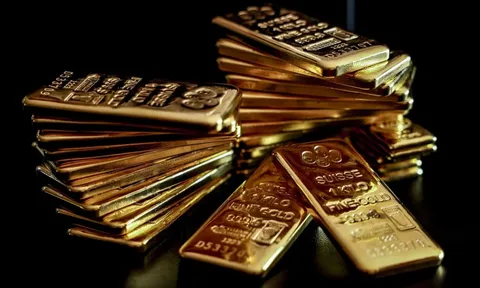 Nóng: Vàng lập đỉnh lịch sử mới, vượt mốc 5.000 USD