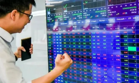 VN-Index tăng hơn 14 điểm phiên cuối tuần