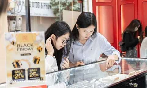 Giá vàng hôm nay 3/2: Vàng miếng neo ở mức 166 triệu/lượng