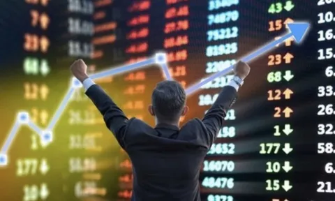VN-Index tăng thêm gần 4 điểm
