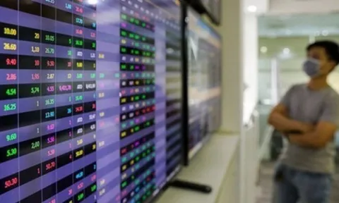 Cổ phiếu ngân hàng, thép bùng nổ, VN-Index tăng hơn 6 điểm