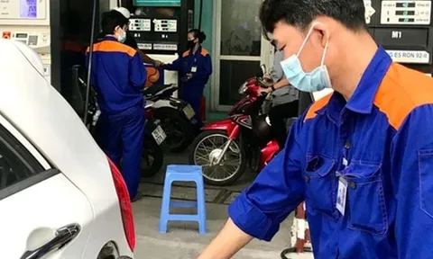 Giá xăng có thể tăng thêm 1.300 đồng/lít vào phiên điều chỉnh ngày mai 11/2