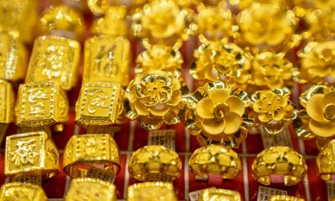 Giá vàng tiếp tục tăng cao kỷ lục