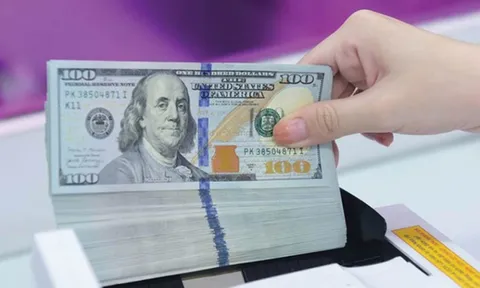Giá USD ngân hàng đảo chiều giảm mạnh, mất mốc 25.700 đồng