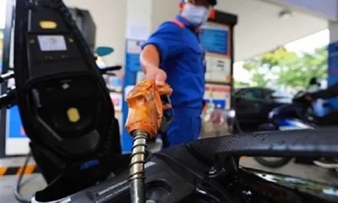 Giá xăng được dự báo tăng lên mức rất cao trong ngày mai