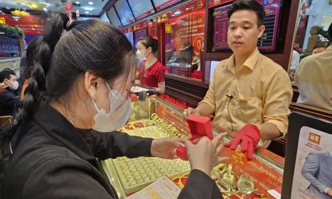 Giá vàng trong nước bật tăng cả triệu đồng mỗi lượng