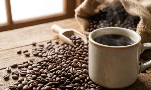 Giá cà phê hôm nay 22/2: Robusta giảm tiếp, trong nước neo cao
