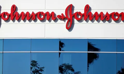 Johnson & Johnson thua kiện 302 triệu USD vì 'che giấu' rủi ro tiềm ẩn của sản phẩm