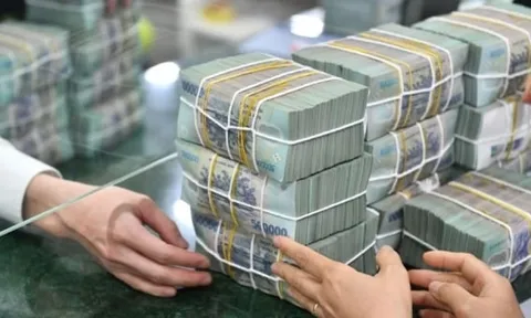 Lãi suất qua đêm liên ngân hàng chạm đỉnh sau 9 tháng