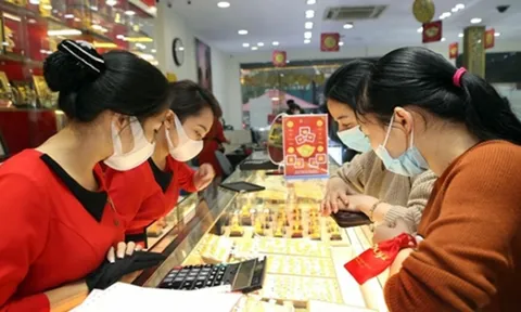 Mua vàng ngày vía Thần Tài: Đầu tư tài chính hay niềm tin tâm linh?