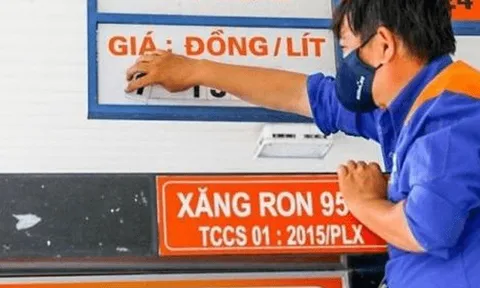 Giá xăng trong nước có thể tiếp đà giảm trong phiên điều chỉnh ngày mai (1/3)