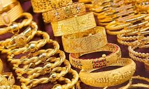 Giá vàng thế giới và trong nước biến động trái chiều