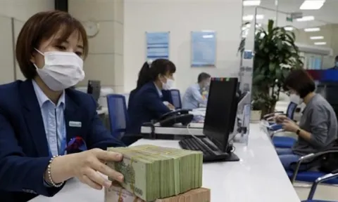 Các ngân hàng đồng loạt hạ lãi suất tiền gửi