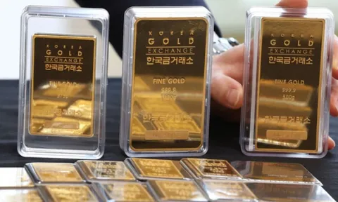 Giá vàng tiếp tục tăng do đồng USD giảm