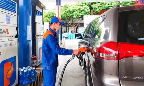 Giá xăng dầu lại đồng loạt điều chỉnh, RON95 tăng lên 25.570 đồng/lít