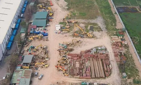 Cảnh ngổn ngang bên trong Dự án Sdowntown Thanh Trì