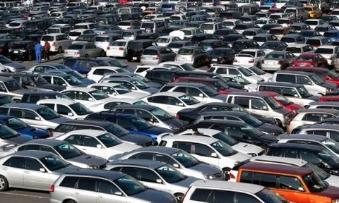 Doanh nghiệp ôtô nhập khẩu đề xuất giảm 50% phí trước bạ