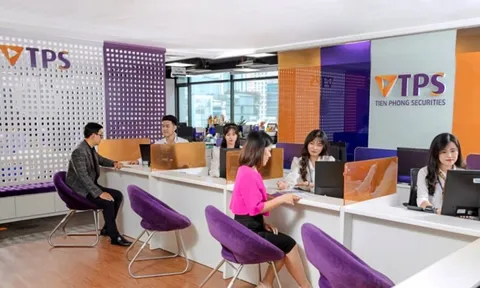 Cổ phiếu ORS giảm sàn, thanh khoản đột biến, NĐT đua nhau bắt đáy