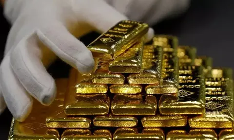 Giá vàng bất ngờ tăng dựng đứng