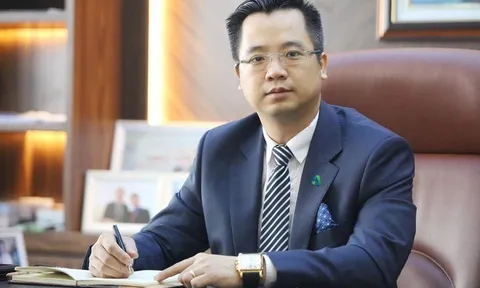 Thành viên HĐQT thu về gần 18 tỷ đồng từ bán toàn bộ cổ phiếu của An Phát Holdings