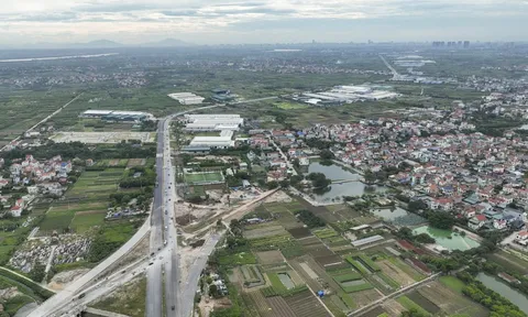 Đồng loạt 'chạy đua' bán đất trước thời điểm bỏ huyện, nhập tỉnh