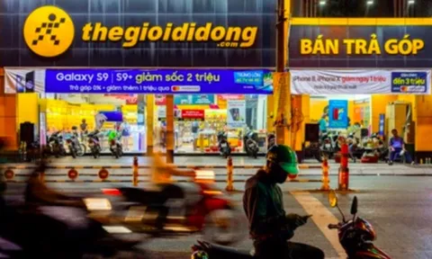 Doanh thu Thế giới Di động giảm 25% trong 2 tháng
