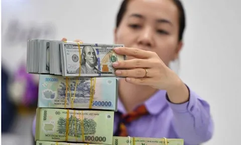 Giá USD ngân hàng vượt mốc 25.000 đồng