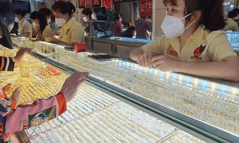 Giá vàng hôm nay 29/3: Vàng trong nước giảm nhẹ, SJC rớt xuống mốc 67,15 triệu đồng