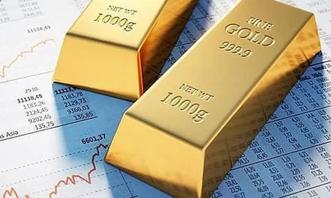 Giá vàng tiếp tục giảm mạnh, nhà đầu tư bán tháo