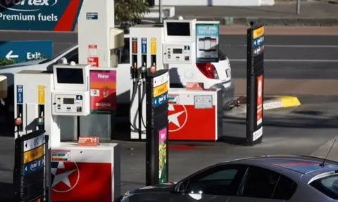 Australia giảm 50% thuế tiêu thụ đặc biệt xăng dầu nhằm hạ nhiệt giá nhiên liệu