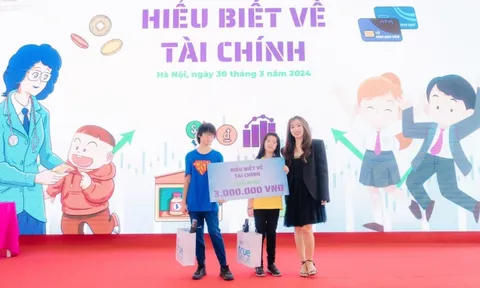 Học sinh trường TH School hào hứng tìm hiểu về lịch sử đồng tiền Việt Nam và thi hiểu biết về tài chính
