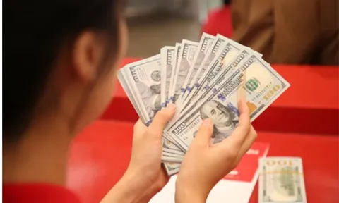 USD tăng mạnh phá vỡ mọi kỷ lục: Mối nguy vượt tầm dự báo?