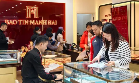 Giá vàng hôm nay 10/4: Động thái lạ, đồng loạt tăng giá mua vào