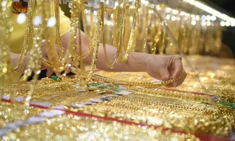 Người nhập cảnh mang từ 300gram vàng trở lên phải khai báo hải quan