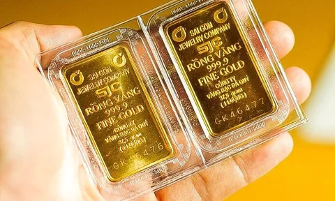 Giá vàng 'tăng sốc' đầu tuần, vượt kỳ vọng của nhà đầu tư