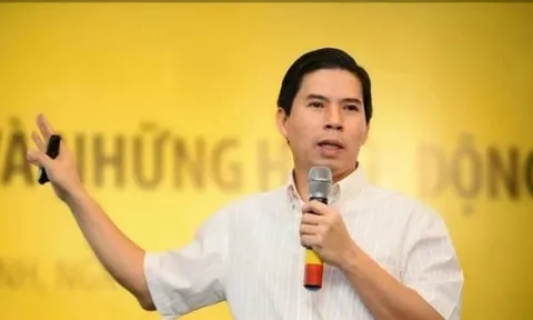 Chủ tịch Thế Giới Di Động xin lỗi cổ đông