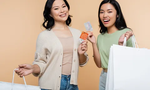 Chi tiêu “thả ga”, hoàn tiền “cực đã” lên tới 3 triệu đồng cùng thẻ tín dụng quốc tế SHB