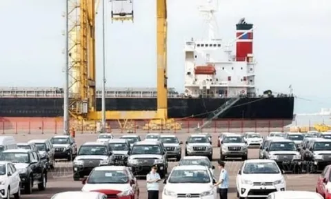 Ôtô nhập khẩu vào Việt Nam tăng hơn 64%
