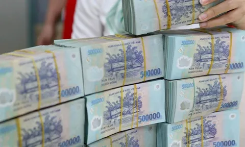 Ngân hàng đầu tiên báo lợi nhuận sụt giảm trong quý đầu năm