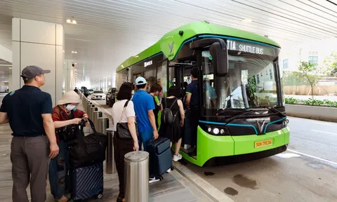 VinBus vận hành tuyến buýt điện độc quyền kết nối ba nhà ga sân bay Tân Sơn Nhất